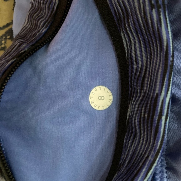 Lululemon Speed Up Low Rise shorts 2.5”. EUC sz 8 - Picture 5 of 5